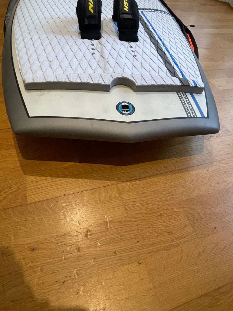 Used Naish Hover Crossover 120l 2022 bike — image 4 of 8