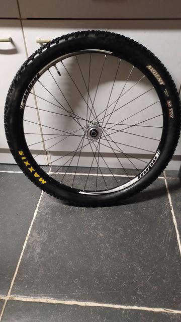 Tweedehands Hope Front Wheel 27.5" 2020 bike — afbeelding 1 van 12