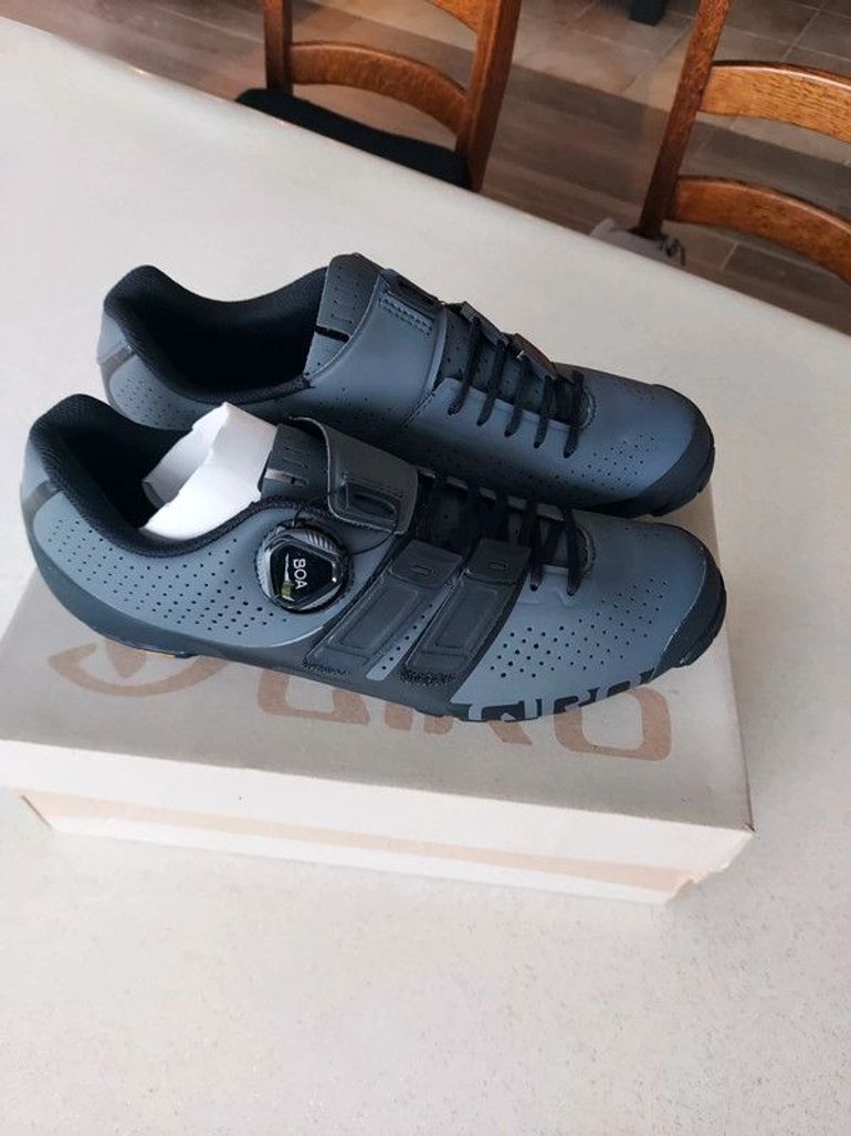 Used Giro Code Techlace 42 bike — image 1 of 6