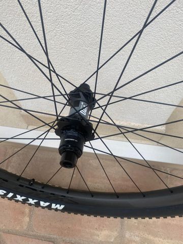 Used Syncros Silverton 1.0 29" Wheelset 2025 bike — image 3 of 9