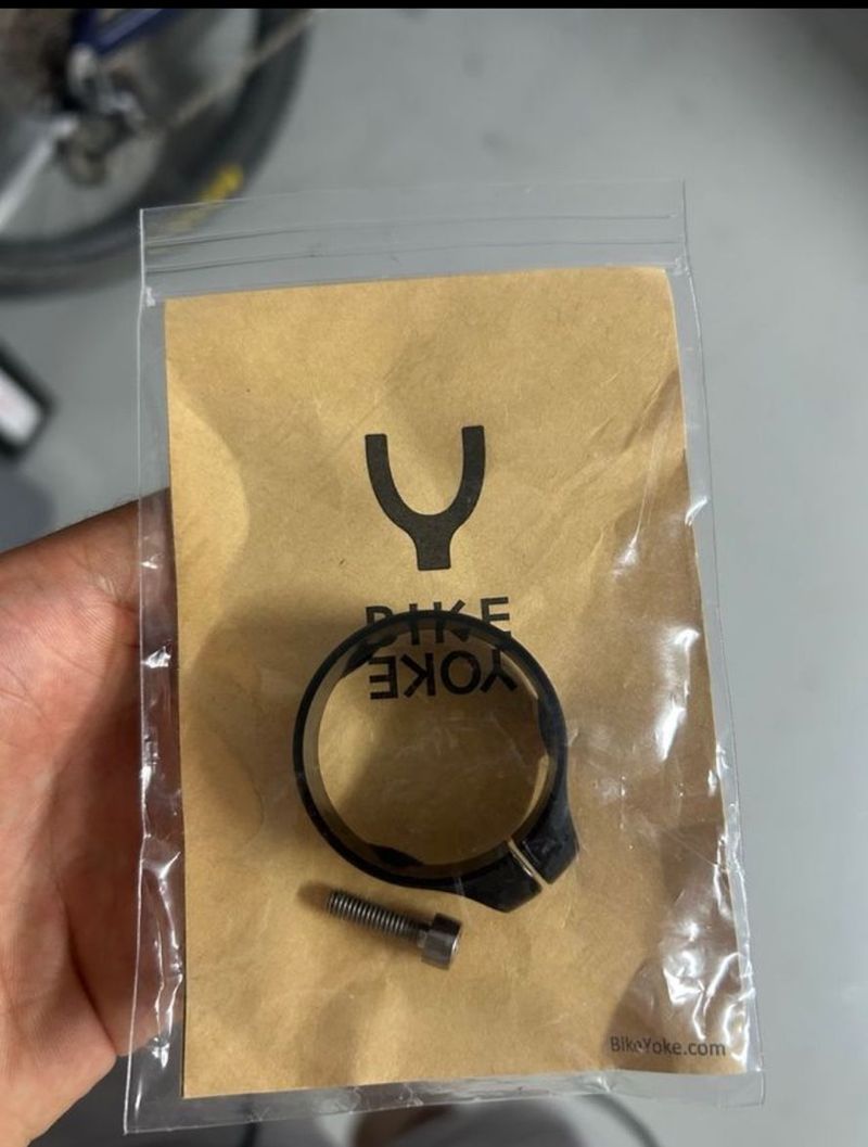 Bikeyoke Cierre Squeezy tija : abrazadera 34mm 2025 Saddles & Seatposts usato