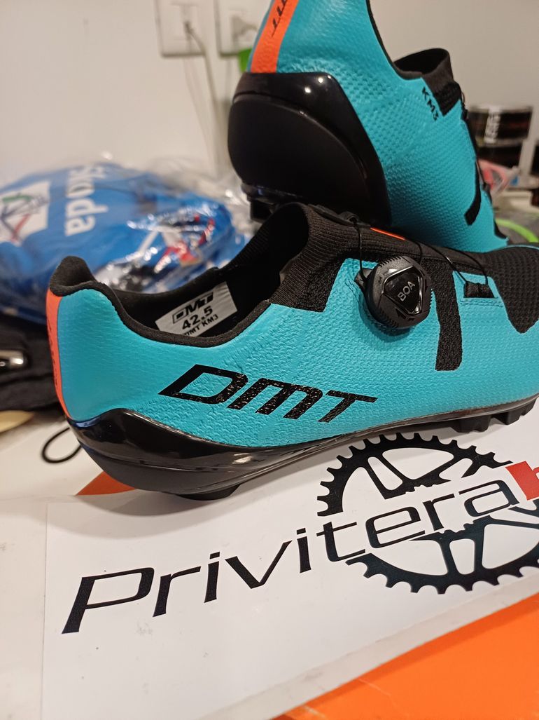 Used Dmt SCARPE MTB  KM3 light blue 42.5 - M001020KM3-A-R1-0020-42.5 2024 bike — image 2 of 3