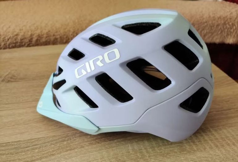 Used Giro Helmet 2025 bike — image 2 of 5