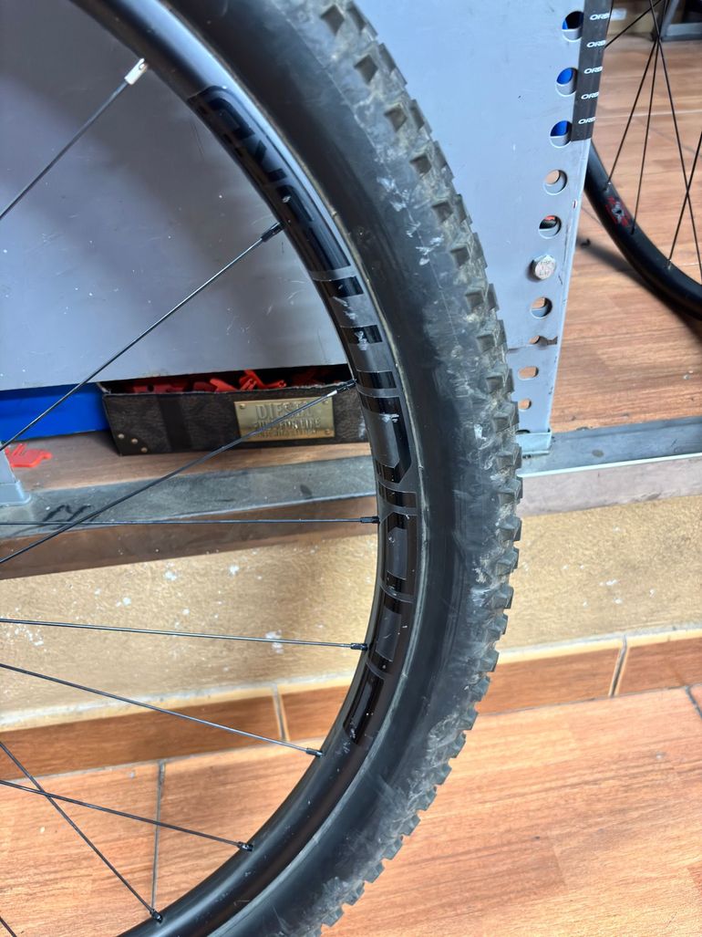 Used Stans Notubes Llantas Stans Podium SRD carbono 2020 bike — image 8 of 10