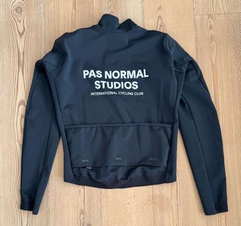 Brugt Pas Normal Studios Men's Mechansim Windjacke Größe M Outdoor Clothing