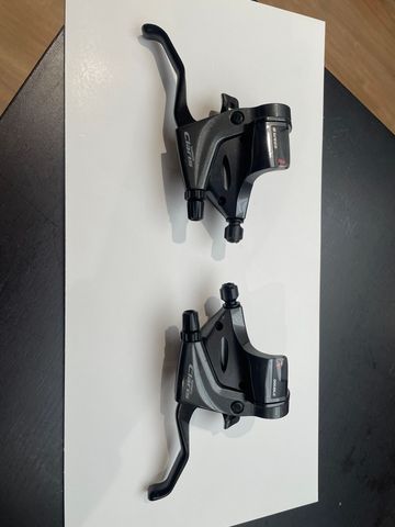 Použité Shimano SET MANETTE CLARIS 2x8 VITESSES ST-RS 200 Drivetrain & Pedals