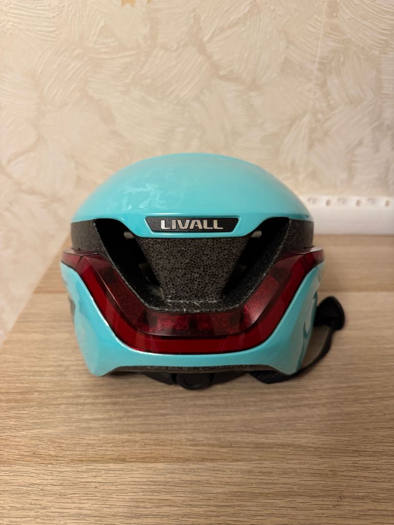 Brugt Livall Evo 21 Helmet 2024 bike — billede 2 af 3