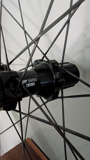 Used Roval Alpinist 700c Wheelset bike — image 6 of 6