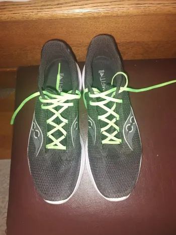 Used Saucony Saucony Kinvara 14 Black White bike — image 1 of 6