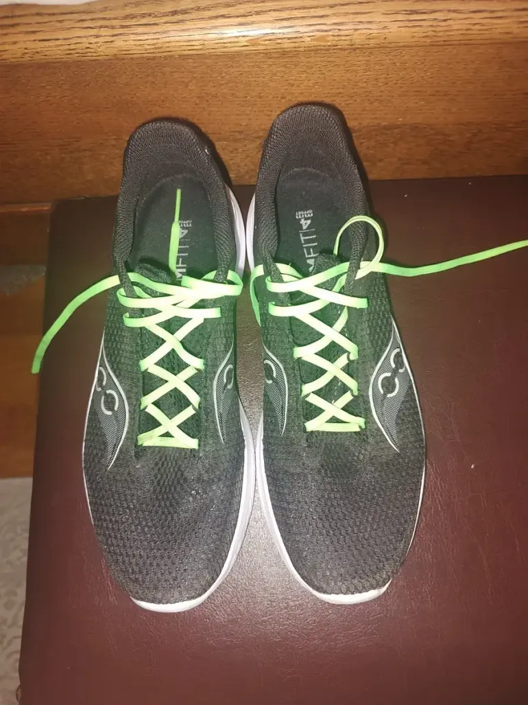 Used Saucony Saucony Kinvara 14 Black White bike — image 1 of 6