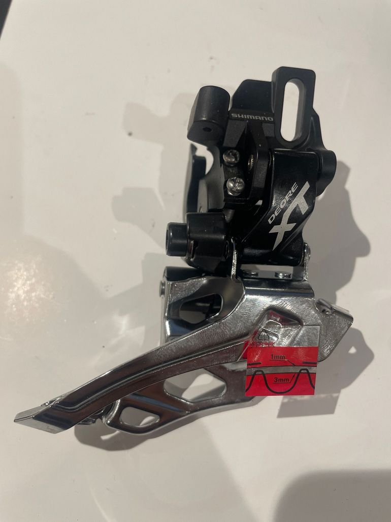 Used Shimano DÉRAILLEUR AVANT  XT bike — image 1 of 2