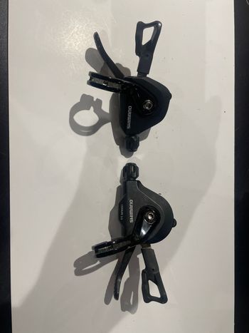 Shimano, SET DE MANETTES  2x11v CINTRE PLAT