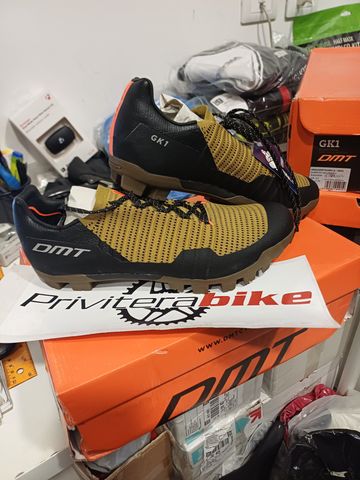 Tweedehands dmt SCARPE GRAVEL DMT GK1 44 - M0010DMT22GK1-A-0041-42-44 2024 Cycling Shoes