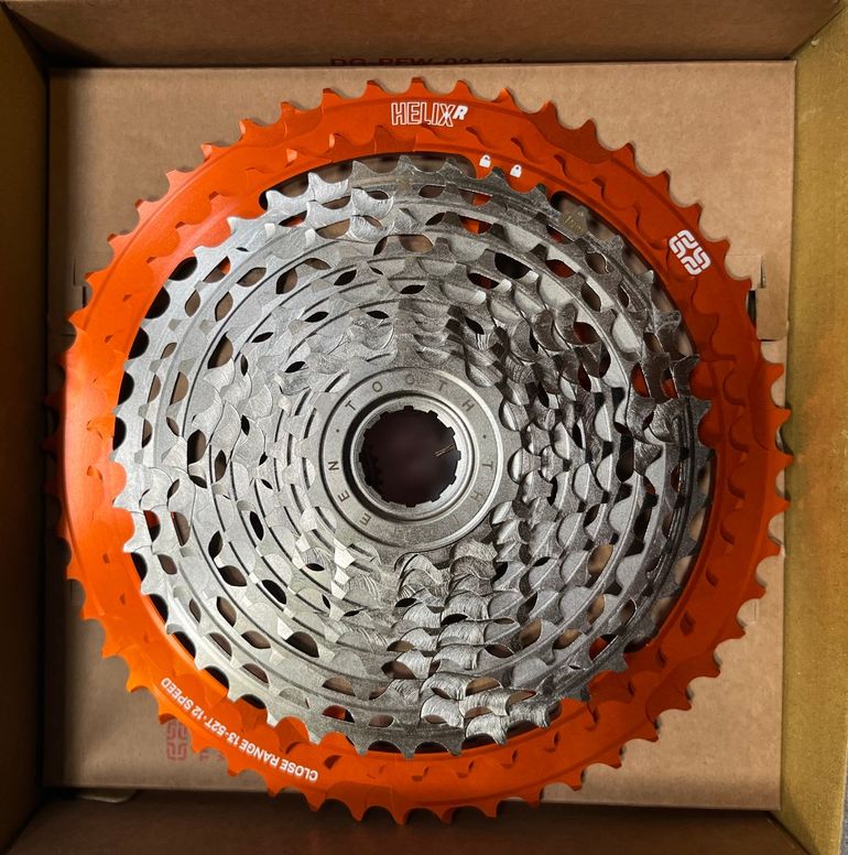 Used E*Thirteen e* Cassette Helix Race,12 vitesses, oranja 2025 bike — image 1 of 4