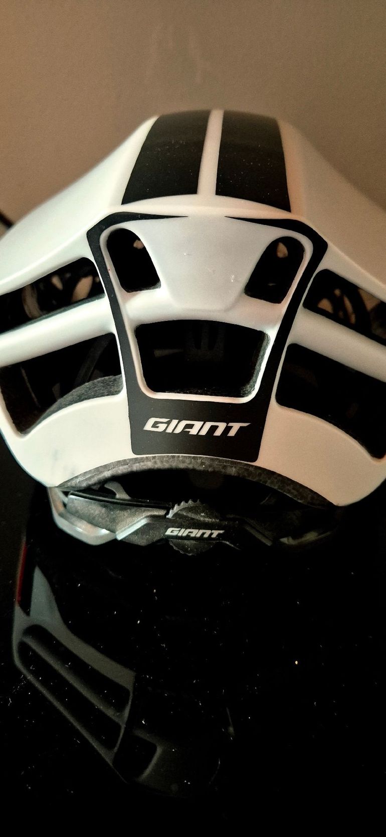 Used Giant Casco Giant 2023 bike — image 4 of 4