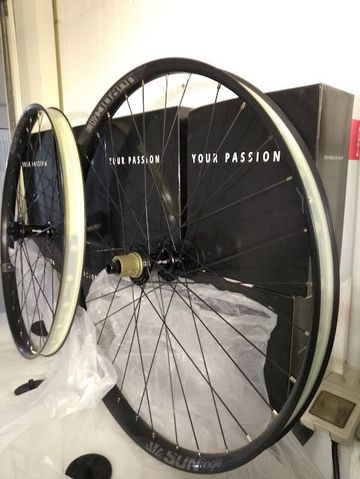 Sunringle Sun Ringle Duroc 40 27.5 Plus Boost Tubeless Ready Wheels de segunda mano