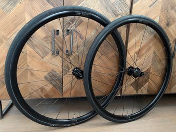 Used Dt Swiss R470 Shimano Freehub / Incl. Continental 25 mm tires/Good Condition! 2021 Wheels