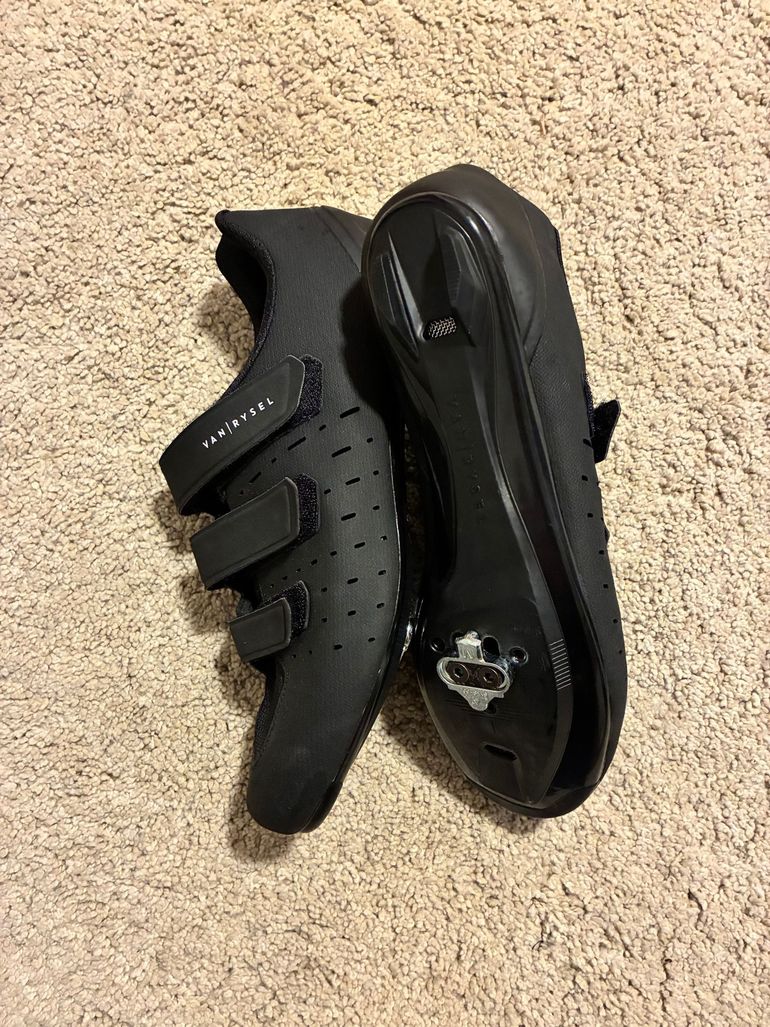 Used Van Rysel road 100 black 2025 bike — image 3 of 3