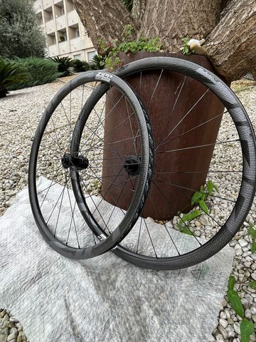 Brugt Zipp 202 Firecrest Carbon Clincher 700c Wheelset 2023 Wheels