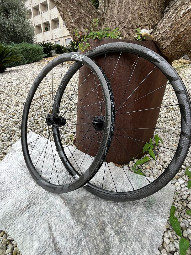 Used Zipp 202 Firecrest Carbon Clincher 700c Wheelset 2023 Wheels