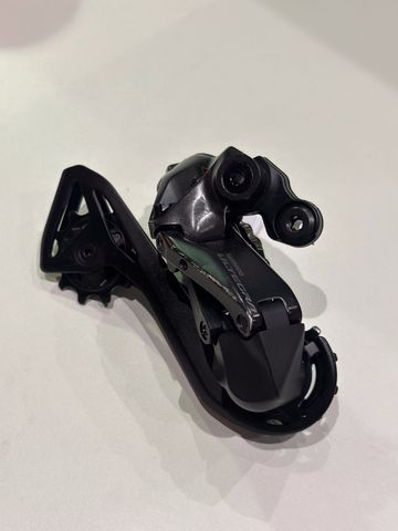 Used Shimano Ultegra Di2 RD-R8150 12-speed Drivetrain & Pedals