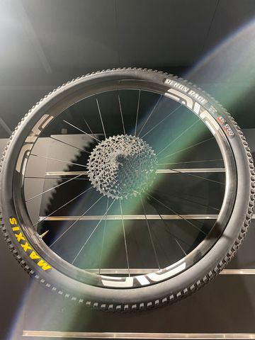 Używany Enve M525 2025 bike — zdjęcie 2 z 2