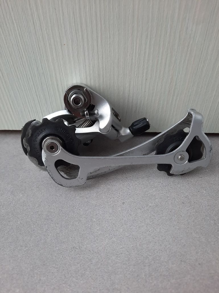 Used Shimano dérailleur arrière  RD M761  9 vitesses long cage. 2020 bike — image 4 of 4