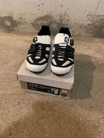 Used Giro vend chaussures semelle carbone 2025 bike
