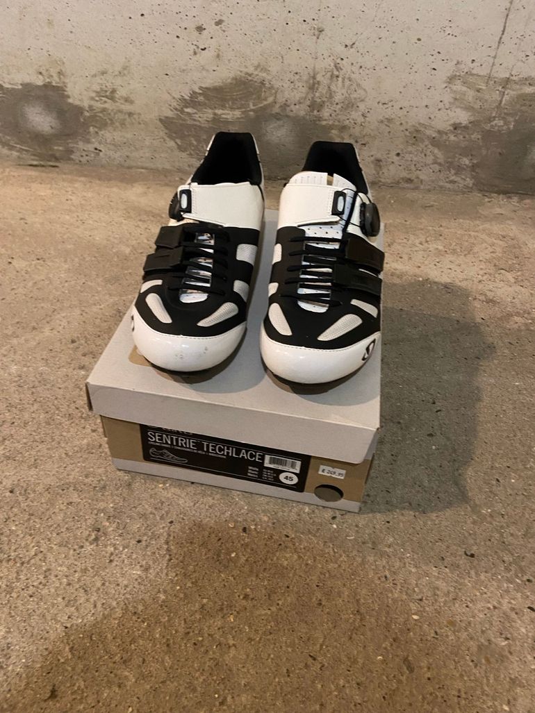 Used Giro vend chaussures semelle carbone 2025 bike — image 1 of 7