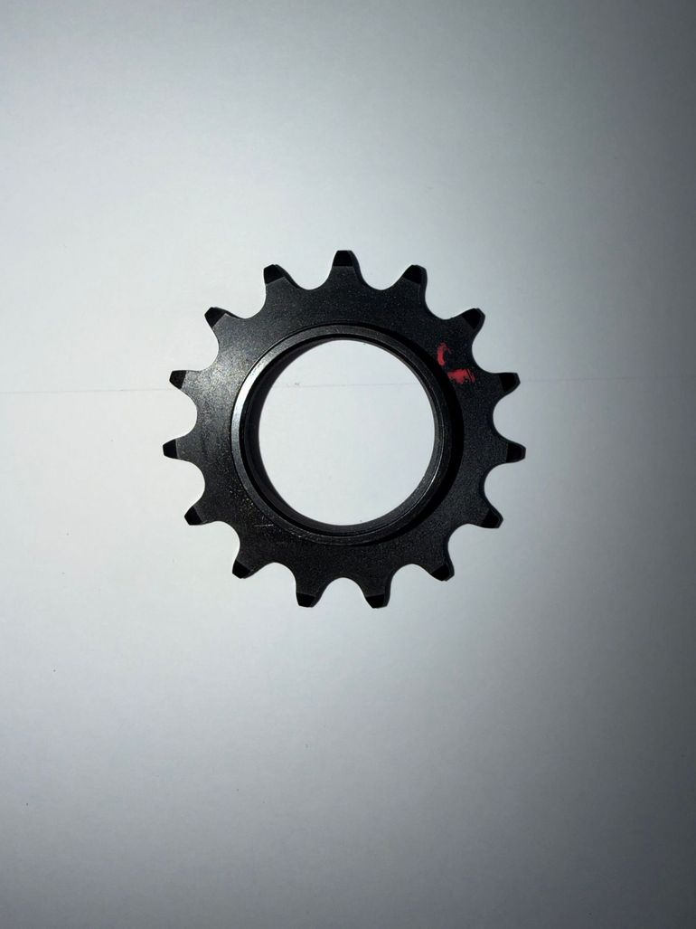 Used Shimano pignon piste 15 dents dure ace 2022 bike — image 2 of 3
