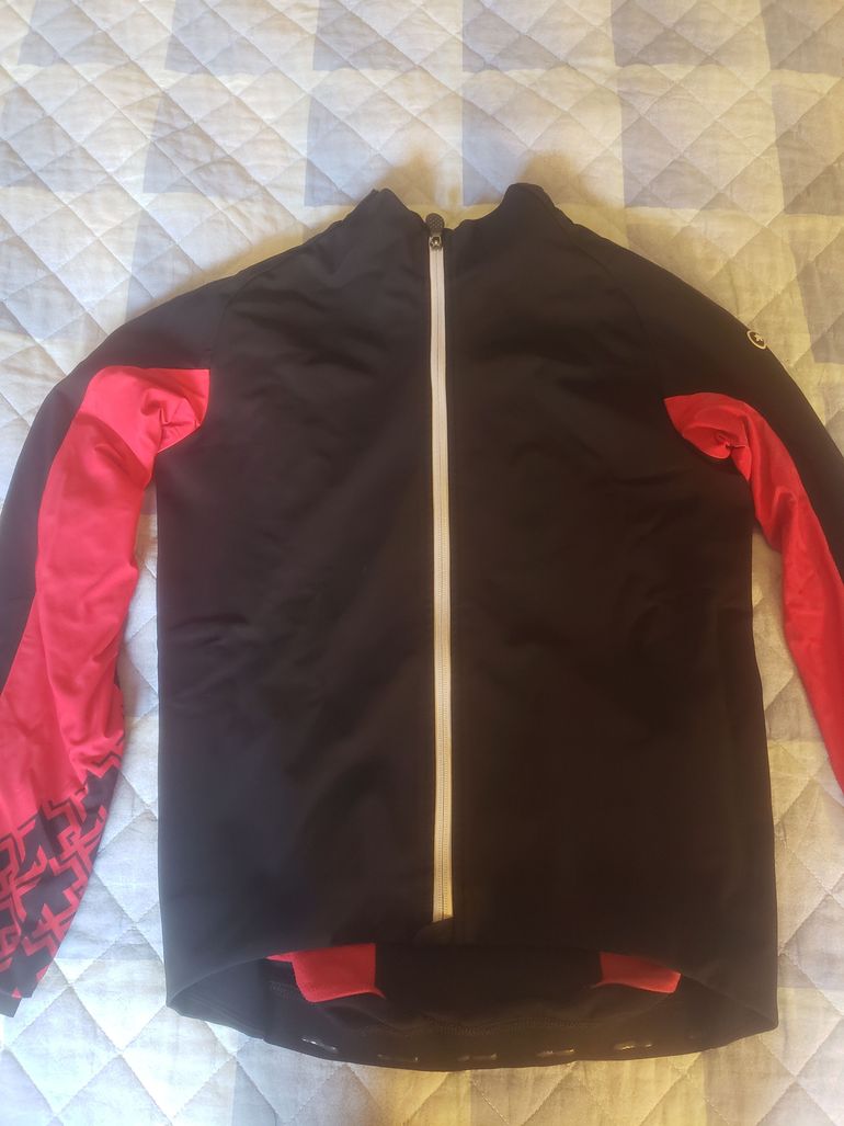 Used Assos Mille GT Giubbotto Invernale 2023 bike — image 1 of 5