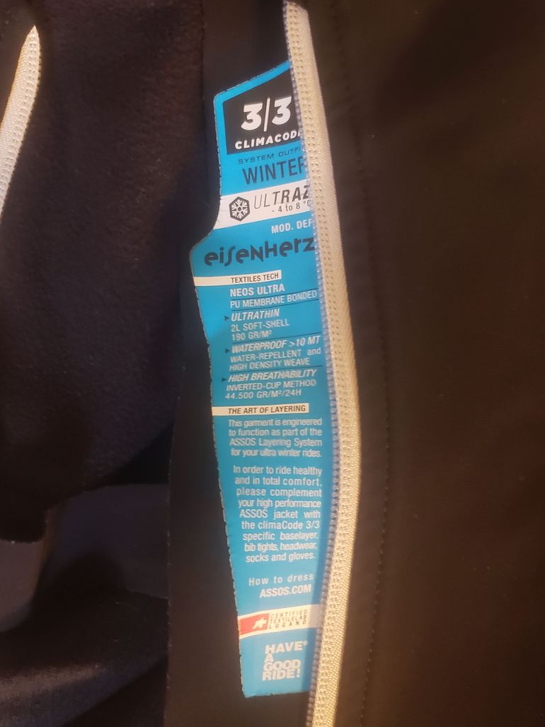 Used Assos Mille GT Giubbotto Invernale 2023 bike — image 5 of 5