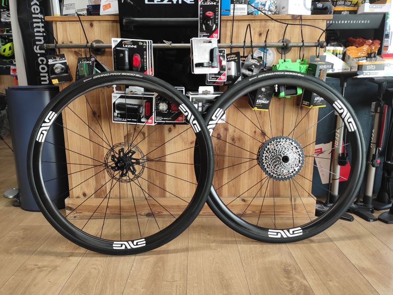 Used Enve SES 2.3 Wheelset 2025 bike — image 3 of 4