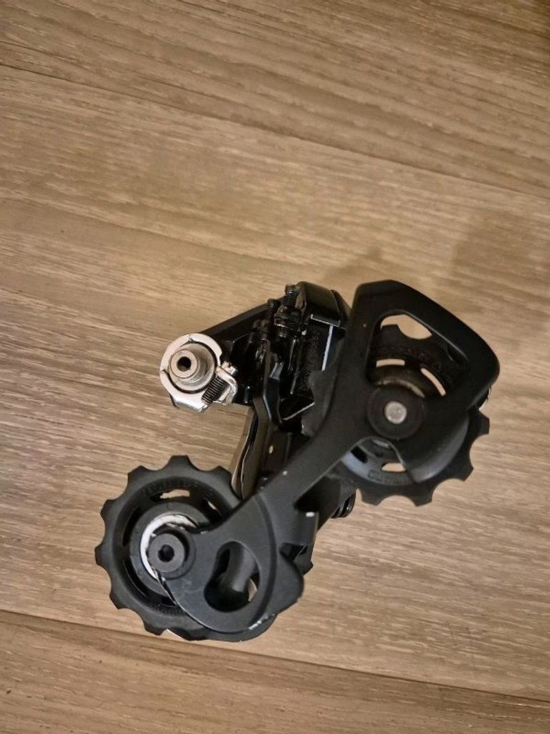 SHIMANOシマノ デュラエース 2x11s Di2 RD-9070 シマノ SHIMANO デュラエース DURA-ACE ST-9070 2×11速 FD-9070 直付け