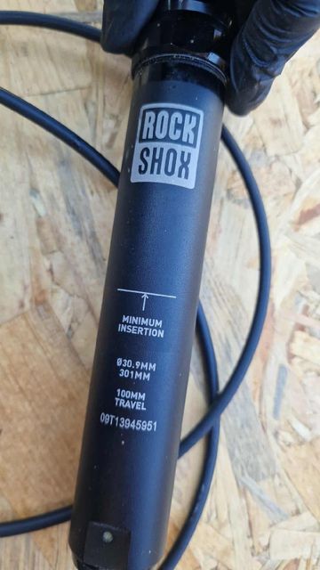 Brugt Sram reverb dropper post 100mm 2024 bike — billede 2 af 3