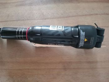 Used Rock Shox Deluxe ultimate 230x65 2025 bike — image 5 of 6