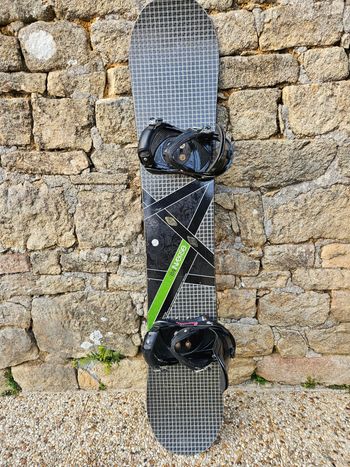 Elan Snowboard Elan Inverse Snowboard 159cm with Bindings bike usato
