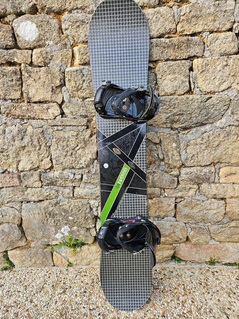 elanスノーボード ブラック×グリーン　151㎝ Elan Snowboard Elan Inverse Snowboard 159cm with Bindings