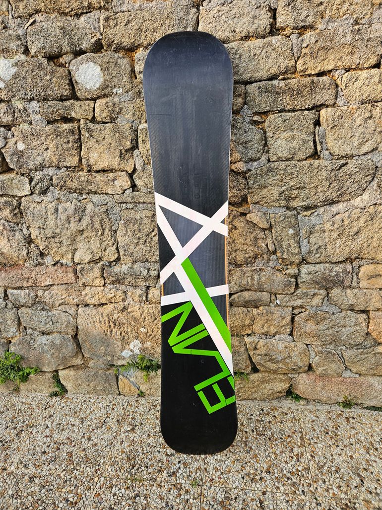 Elan Snowboard Elan Inverse Snowboard 159cm with Bindings