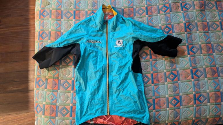 Used Giordana rain jacket astana 2020 bike — image 2 of 4