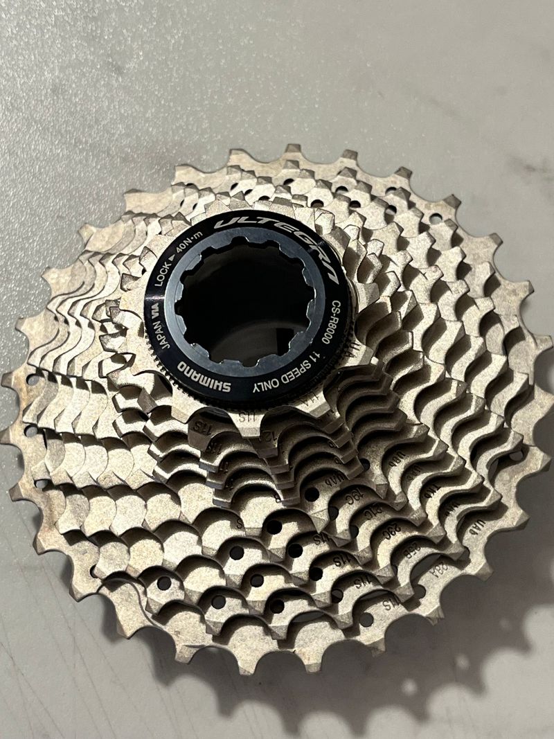 Tweedehands Shimano CS R8000 11 speed 2023 Drivetrain & Pedals