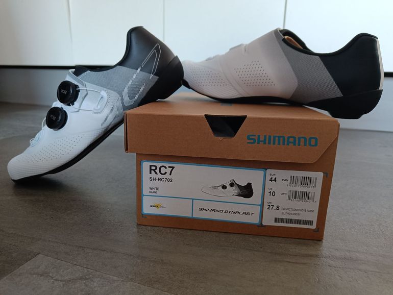 Used Shimano Shimano RC7 SH-RC702  EU44 US10 2022 bike — image 1 of 3