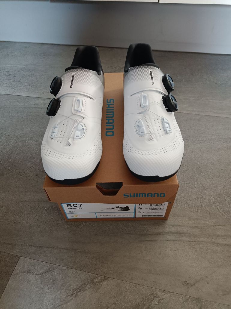 Used Shimano Shimano RC7 SH-RC702  EU44 US10 2022 bike — image 2 of 3