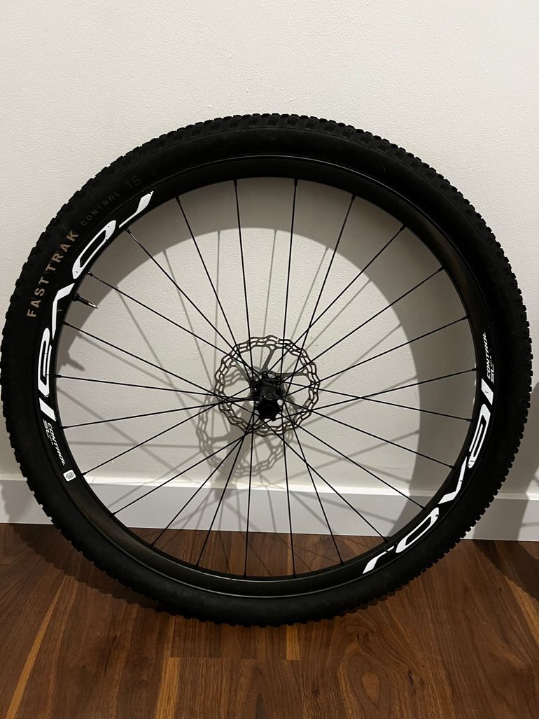 Used Roval roval control sl 2024 bike — image 1 of 9