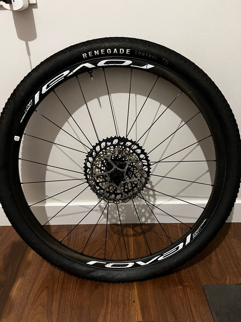 Used Roval roval control sl 2024 bike — image 2 of 9