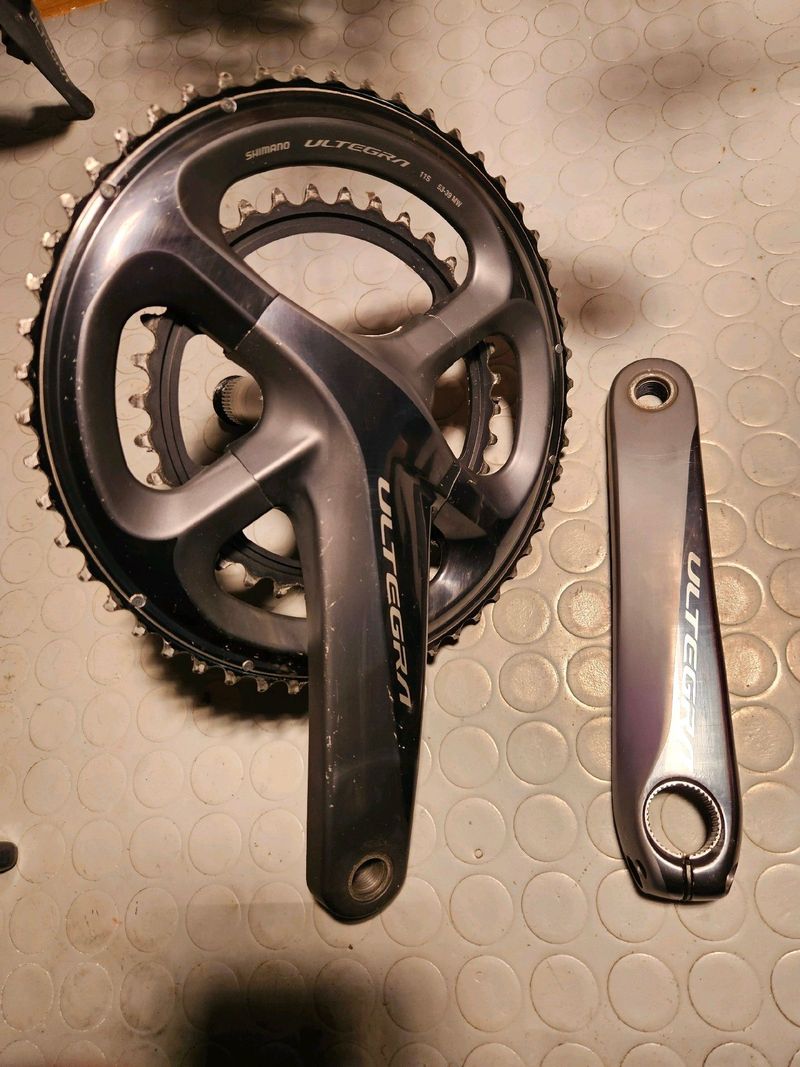 Použité Shimano ultegra r8000 2018 Drivetrain & Pedals