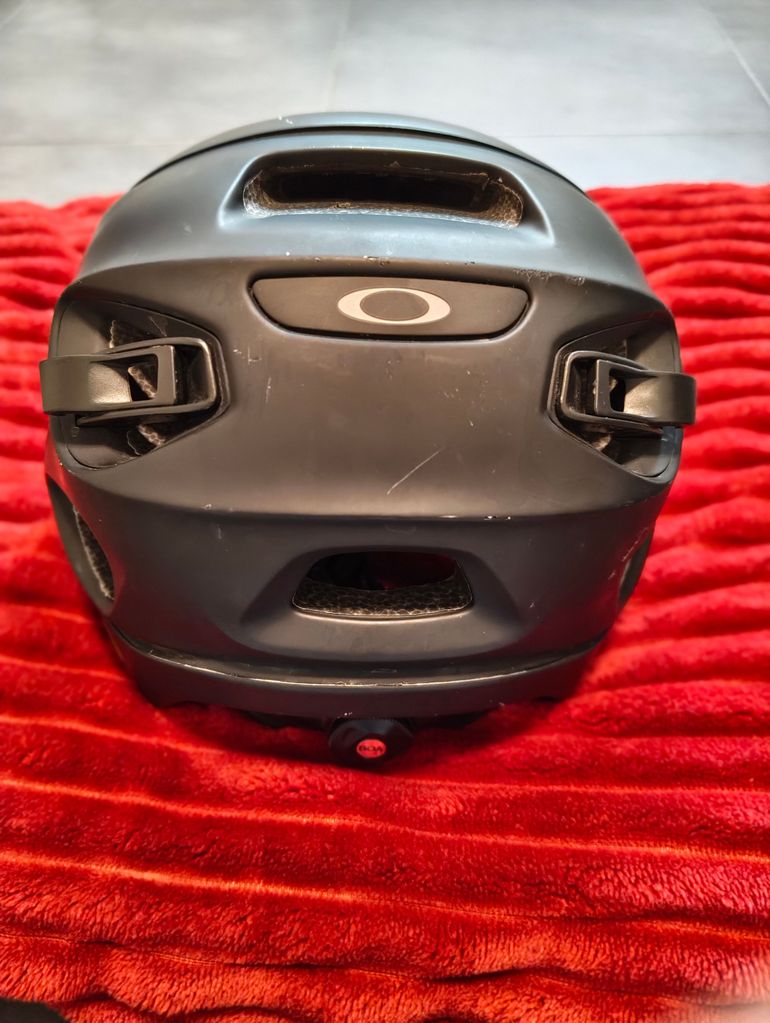 Used Oakley Oakley DRT5 MIPS Helmet bike — image 1 of 5