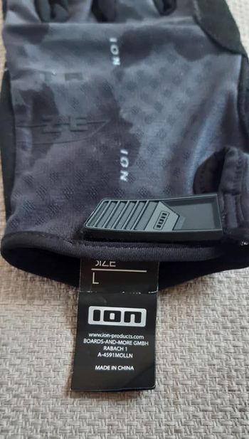 Used Ion Traze Gloves bike — image 4 of 4