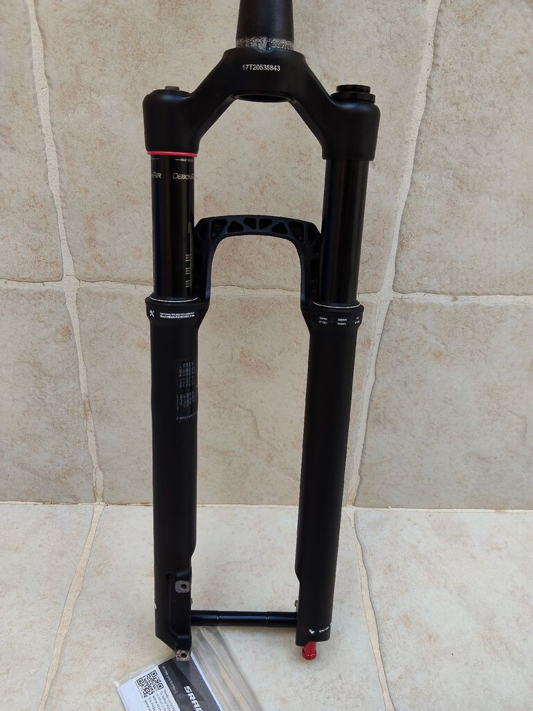 Used Rock Shox SID BASE SL 2024 bike — image 5 of 10
