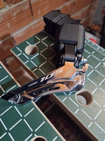 Shimano, 105 Di2 Front Derailleur